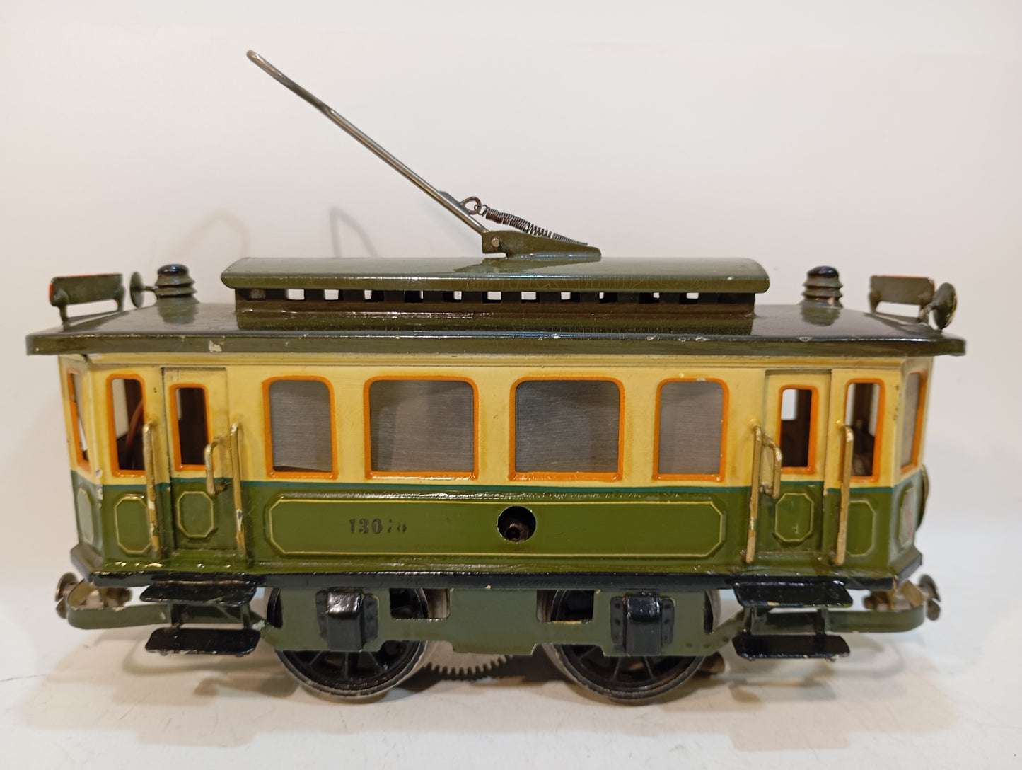 Märklin Spur 0 Straßenbahn 13070 und 13072 Anhänger (73439)