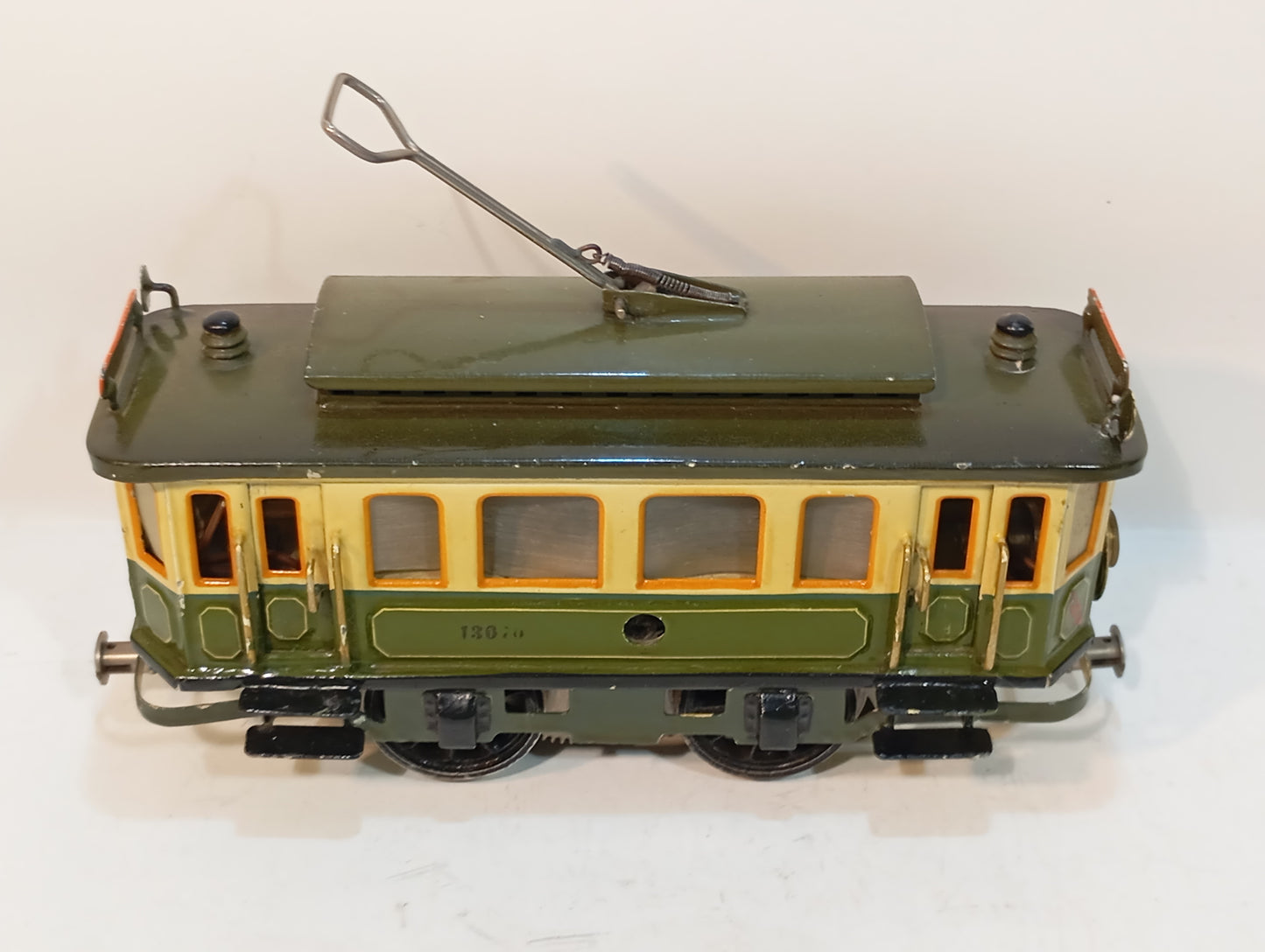 Märklin Spur 0 Straßenbahn 13070 und 13072 Anhänger (73439)