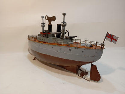 Fleischmann Schlachtschiff „Karlsruhe“ – Modell aus der Zeit des Ersten Weltkriegs (Art.-Nr. 72760)