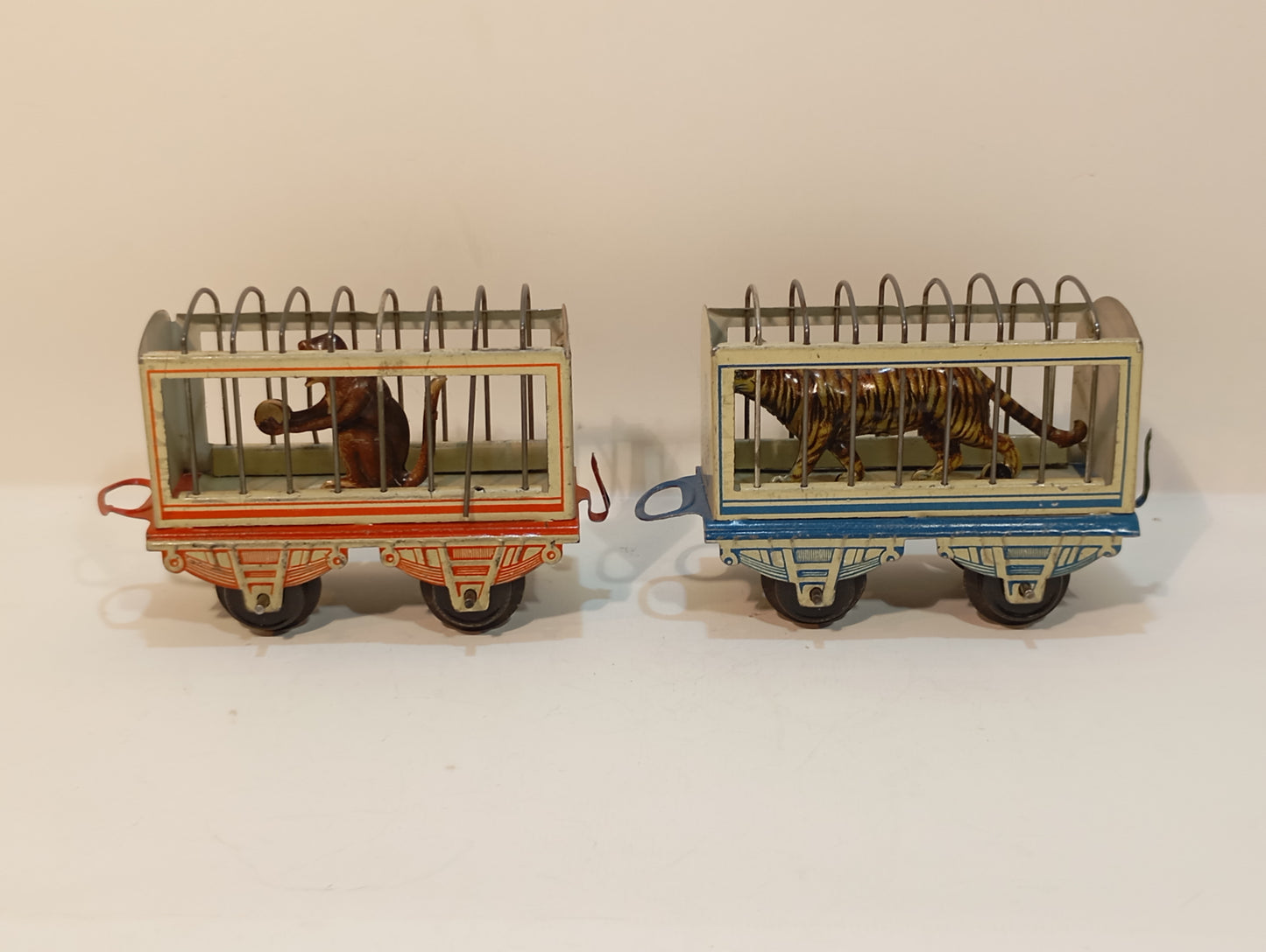 Zwei Issmayer Spur 0 Zirkus Tiertransport Wagen (73627)