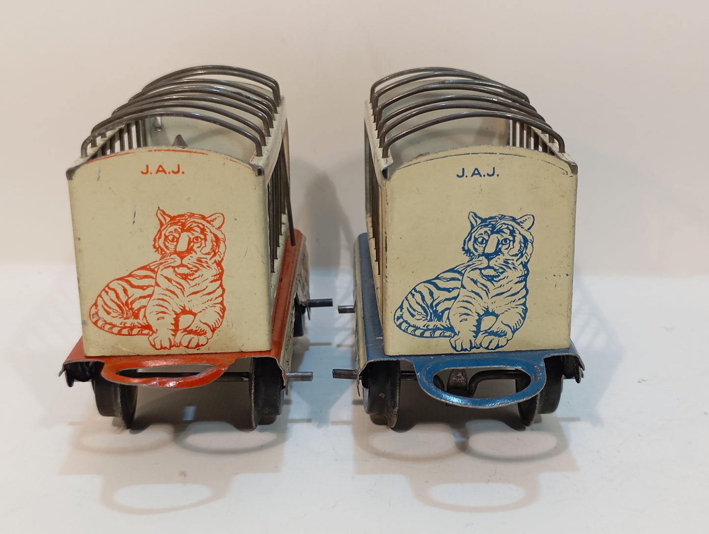 Zwei Issmayer Spur 0 Zirkus Tiertransport Wagen (73627)