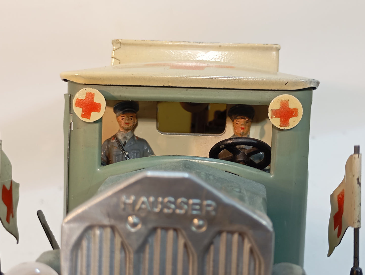Hausser Sanitätskrankenwagen (73675)