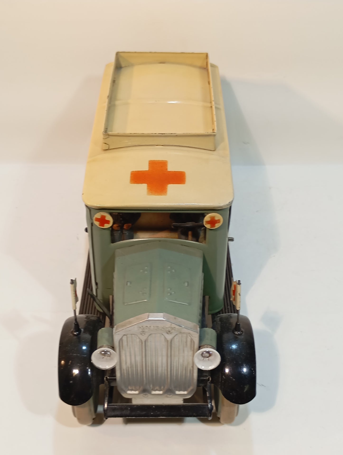 Hausser Sanitätskrankenwagen (73675)