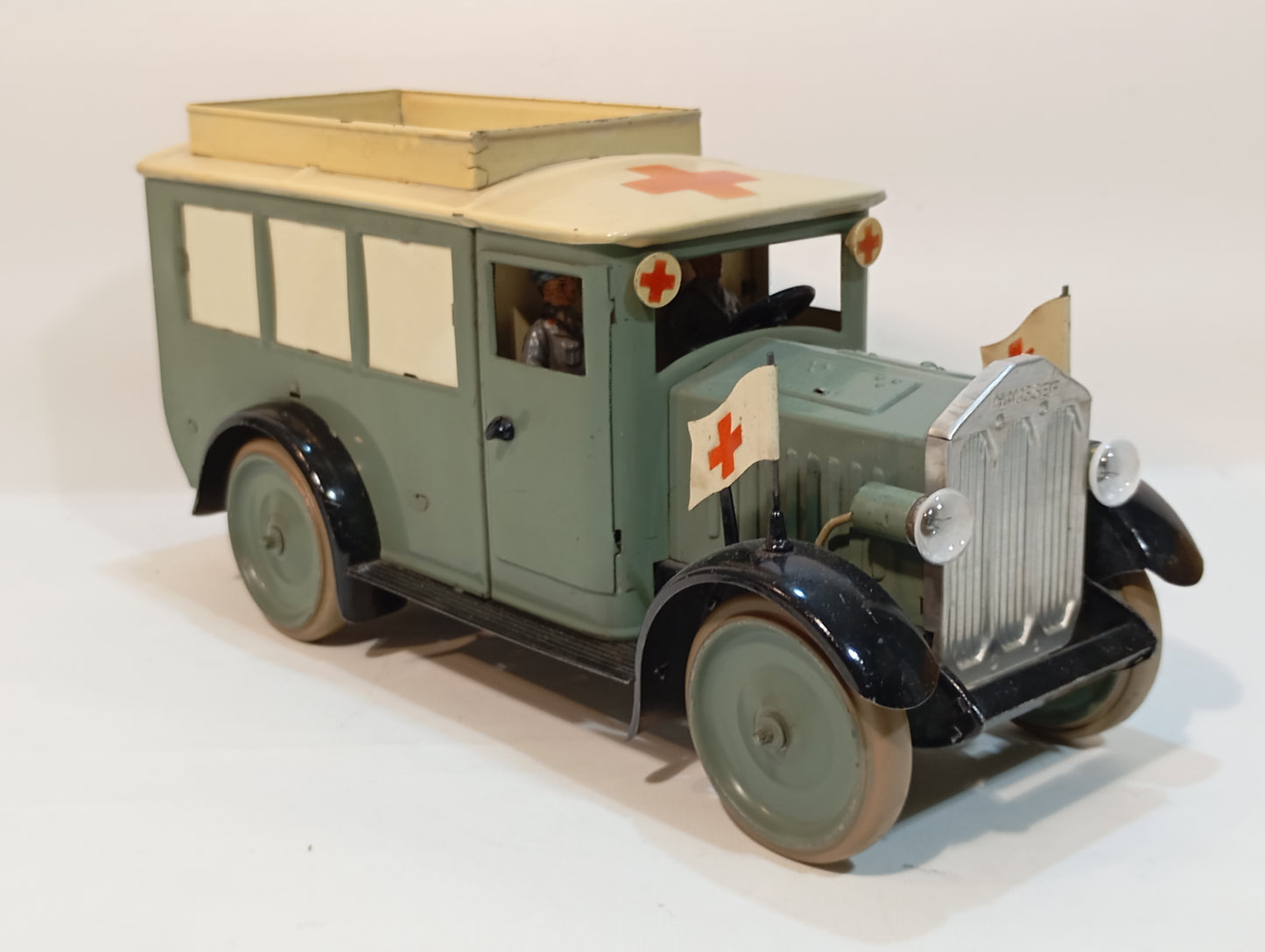 Hausser Sanitätskrankenwagen (73675)
