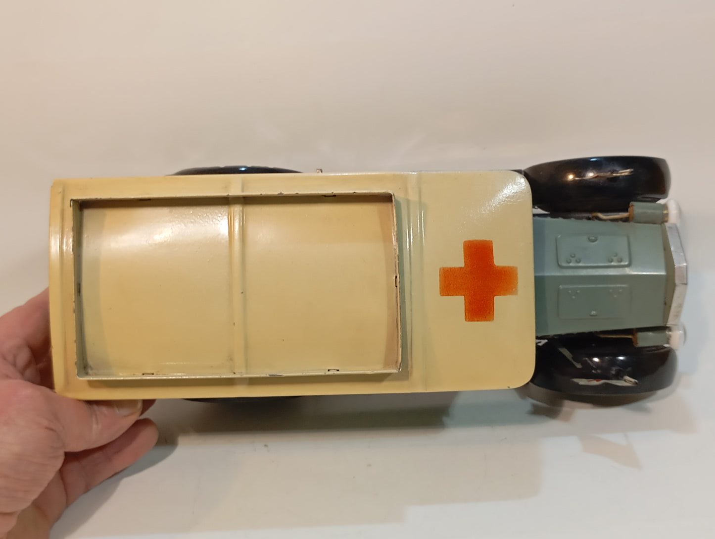 Hausser Sanitätskrankenwagen (73675)