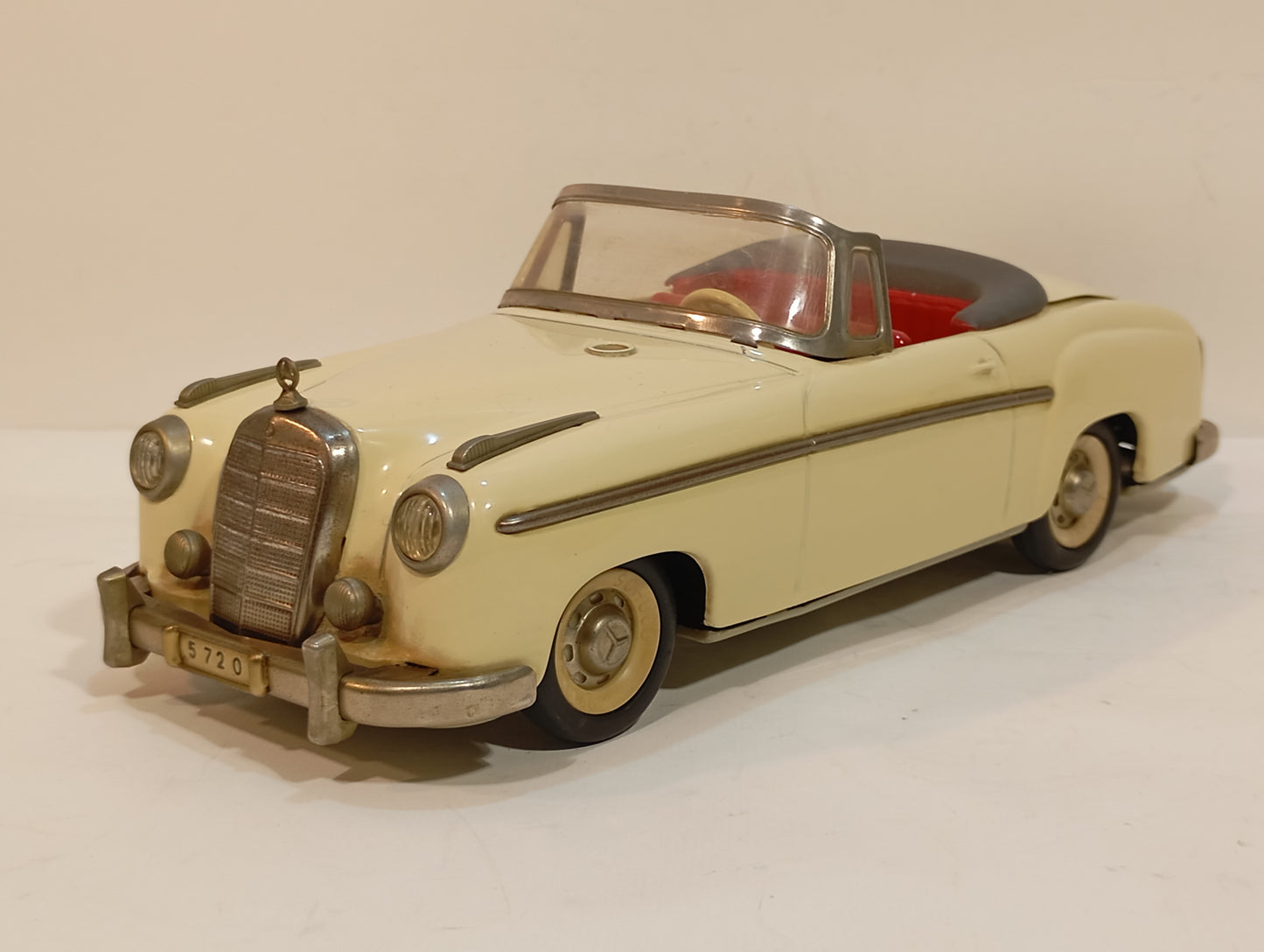 Schuco Hydro Car 5720 in original box (72615)