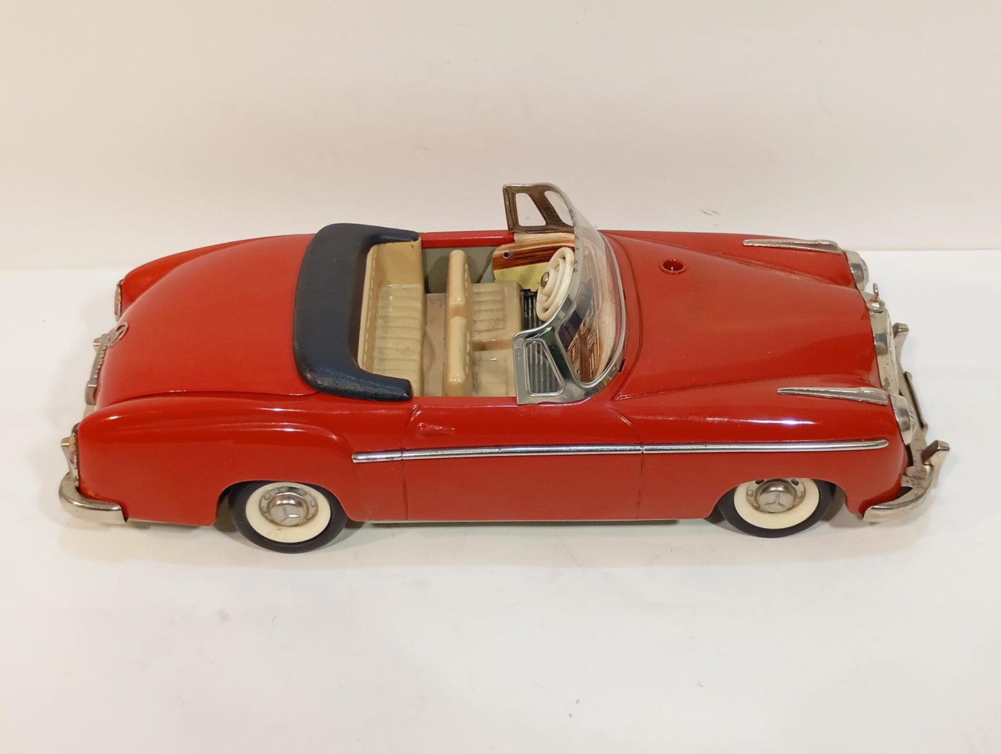 Schuco 5720 Hydro Car 220S Ponton Mercedes in original box (73603)