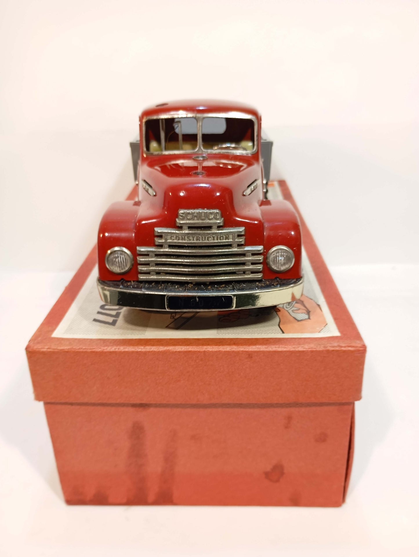 Schuco truck 6077 in original box (73898)