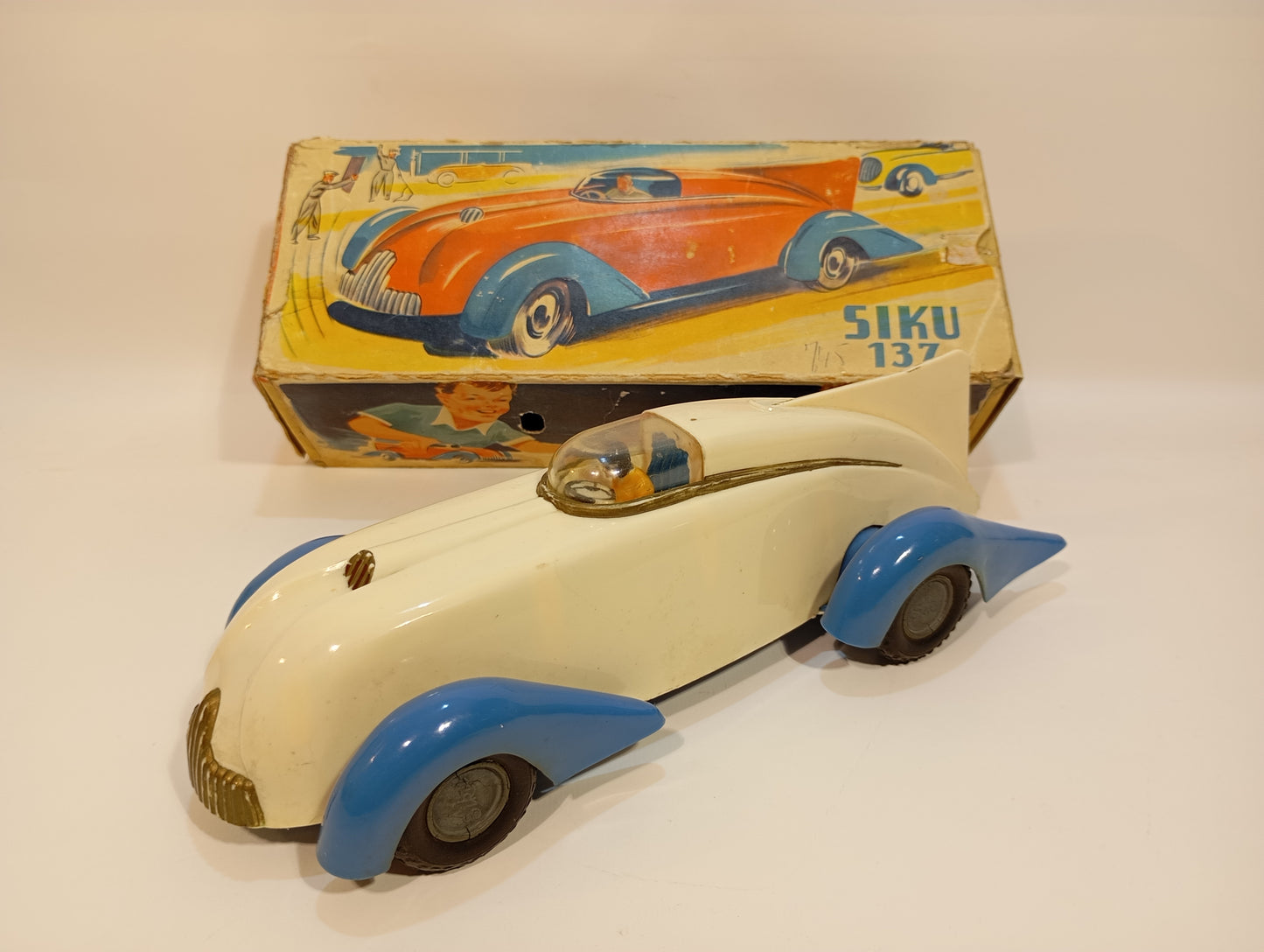 SIKU Stromlinien Rennwagen im Originalkarton (73701)