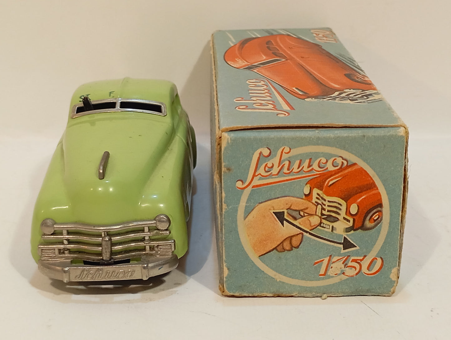 Schuco 1750 Garagenauto hellgrün im Originalkarton (73939)