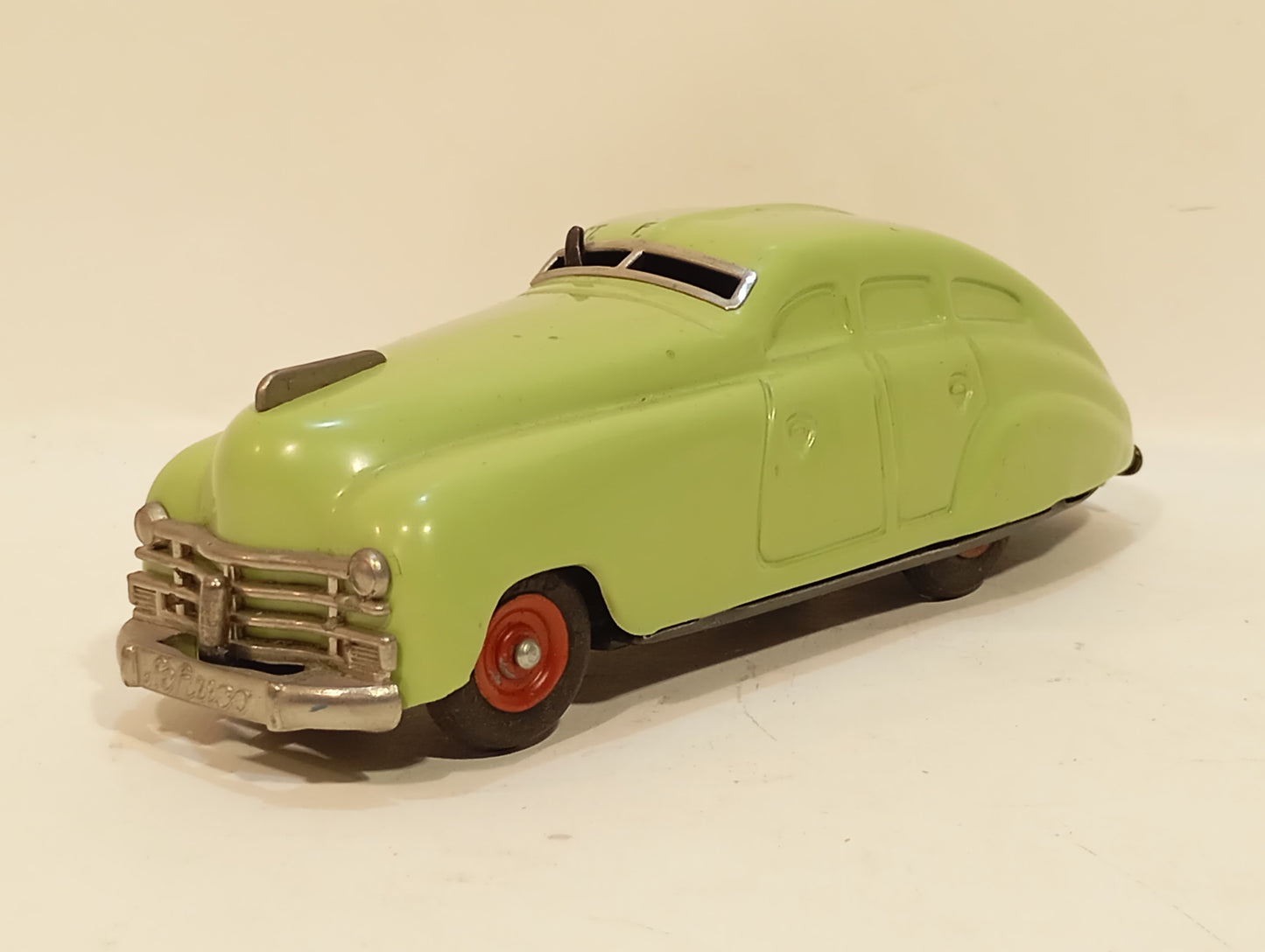 Schuco 1750 Garagenauto hellgrün im Originalkarton (73939)