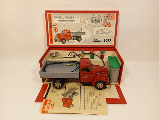 Schuco 6077 Electro Fernlenk LKW im Originalkarton (73926)