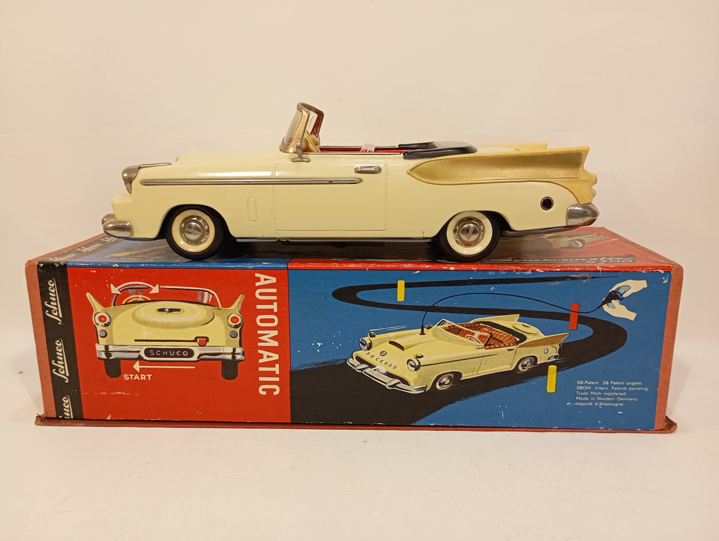 Schuco 5700 Electro Synchromatic Packard im Originalkarton (73921)