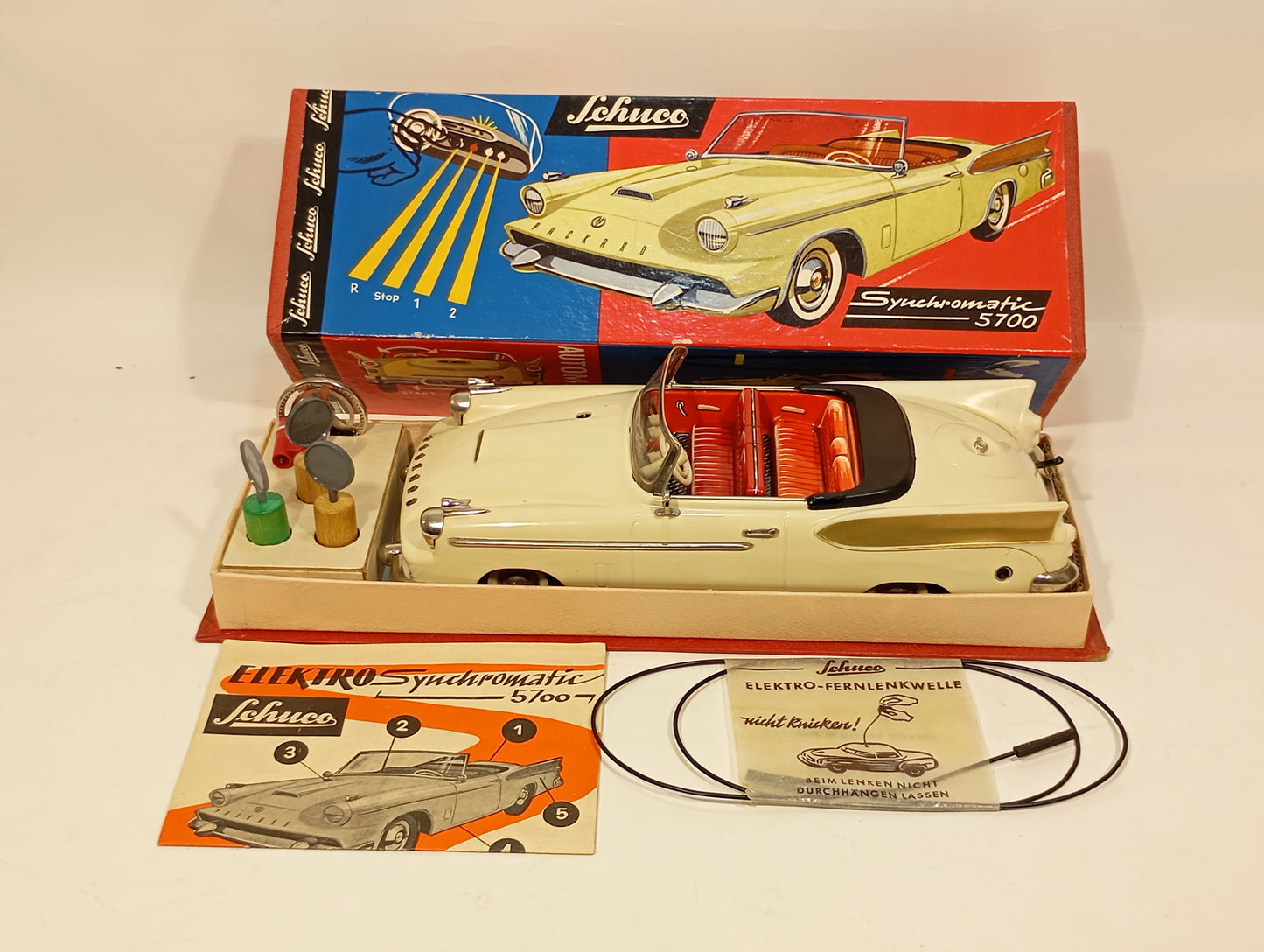 Schuco 5700 Electro Synchromatic Packard im Originalkarton (73950)