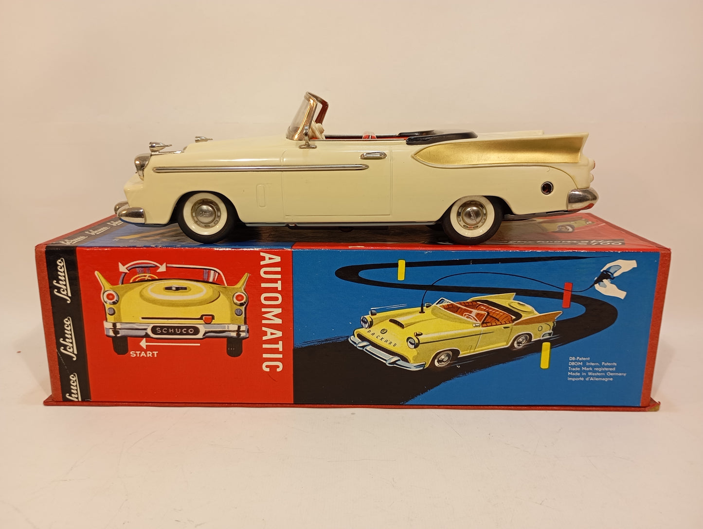 Schuco 5700 Electro Synchromatic Packard im Originalkarton (73950)