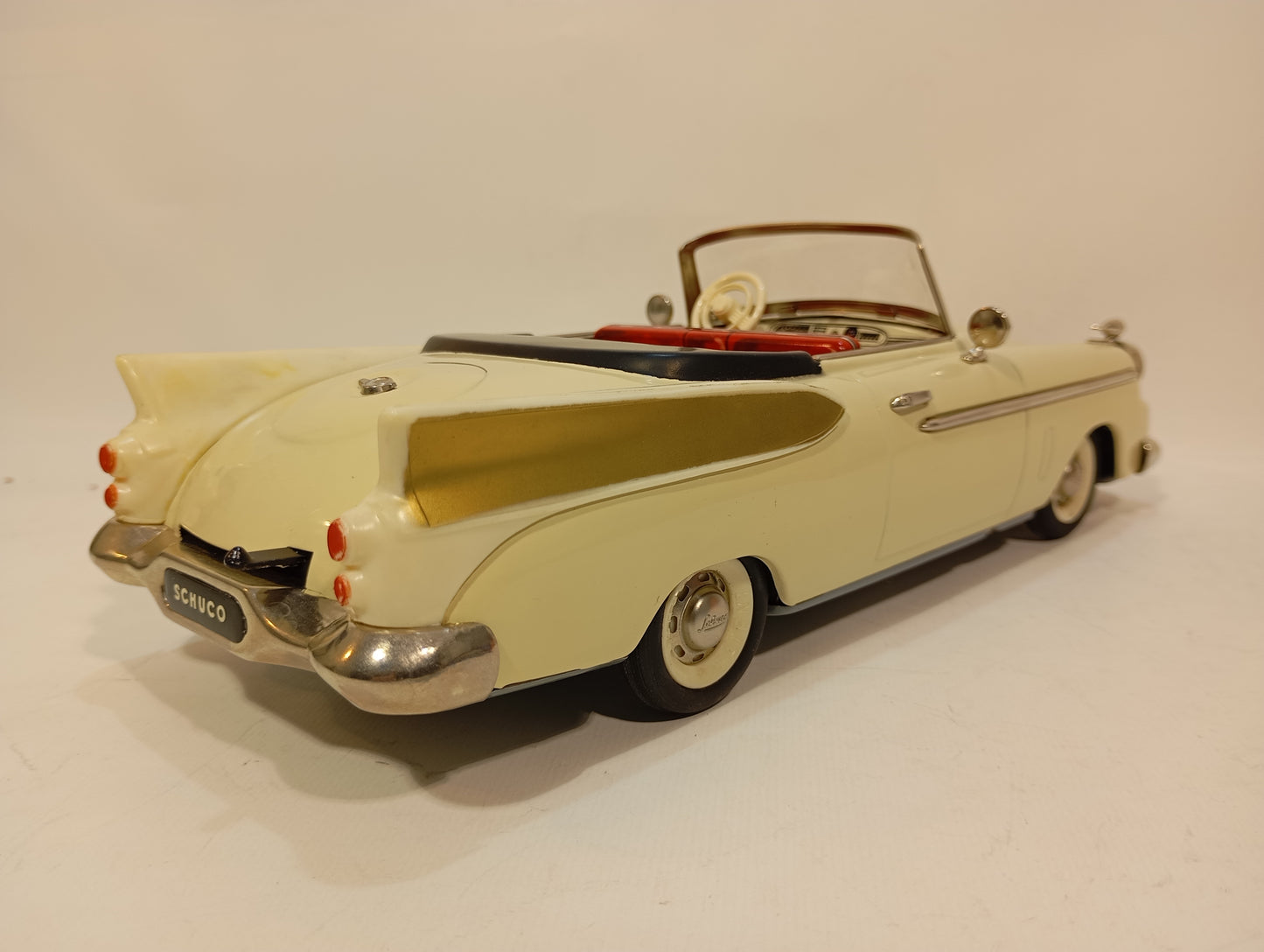 Schuco 5700 Electro Synchromatic Packard im Originalkarton (73950)