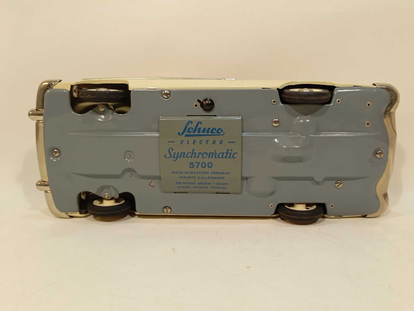 Schuco 5700 Electro Synchromatic Packard im Originalkarton (73950)