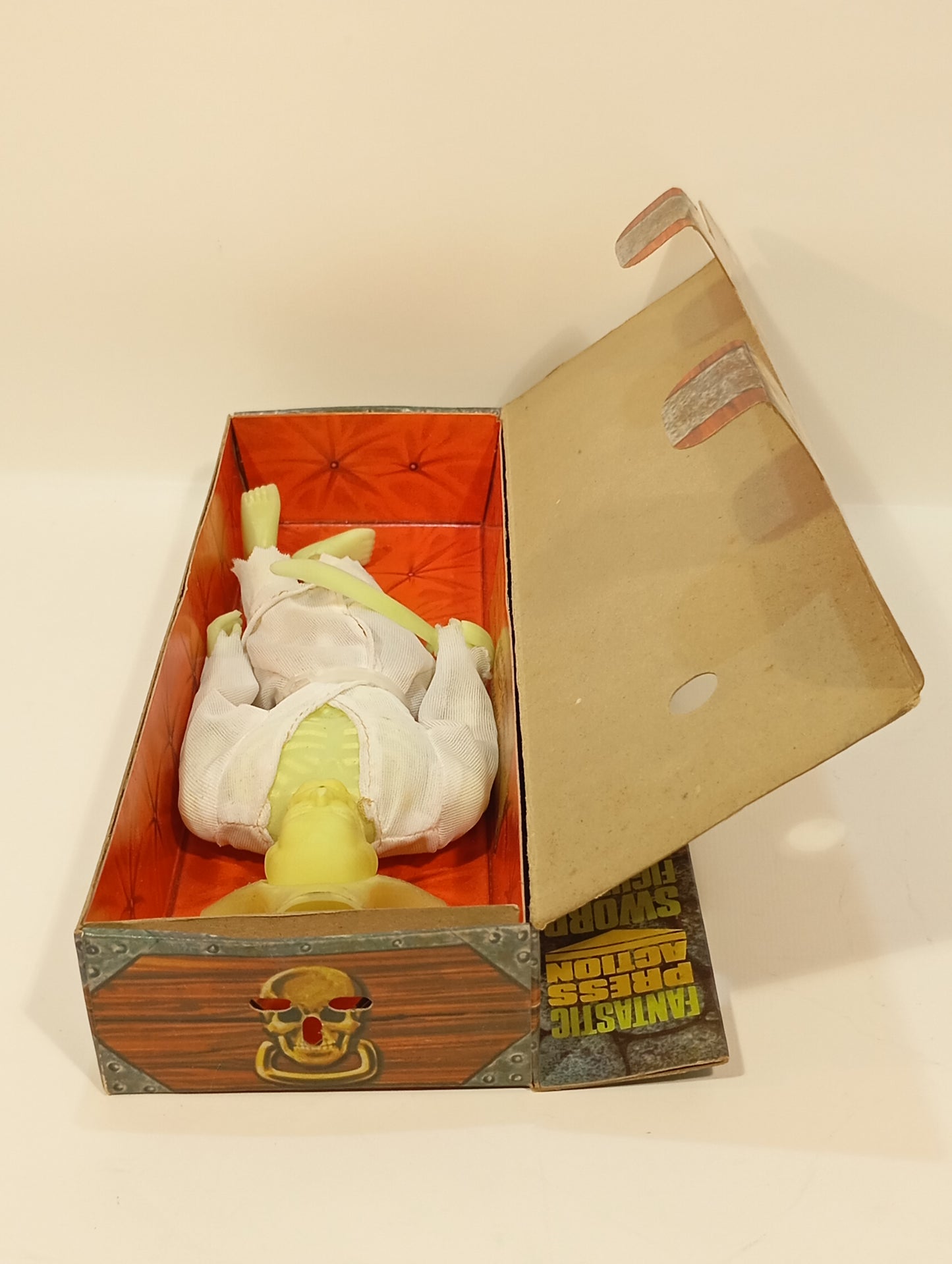 Matchbox Fighting Furies "The Ghost of Cap´n Kidd" im Originalkarton (74132)