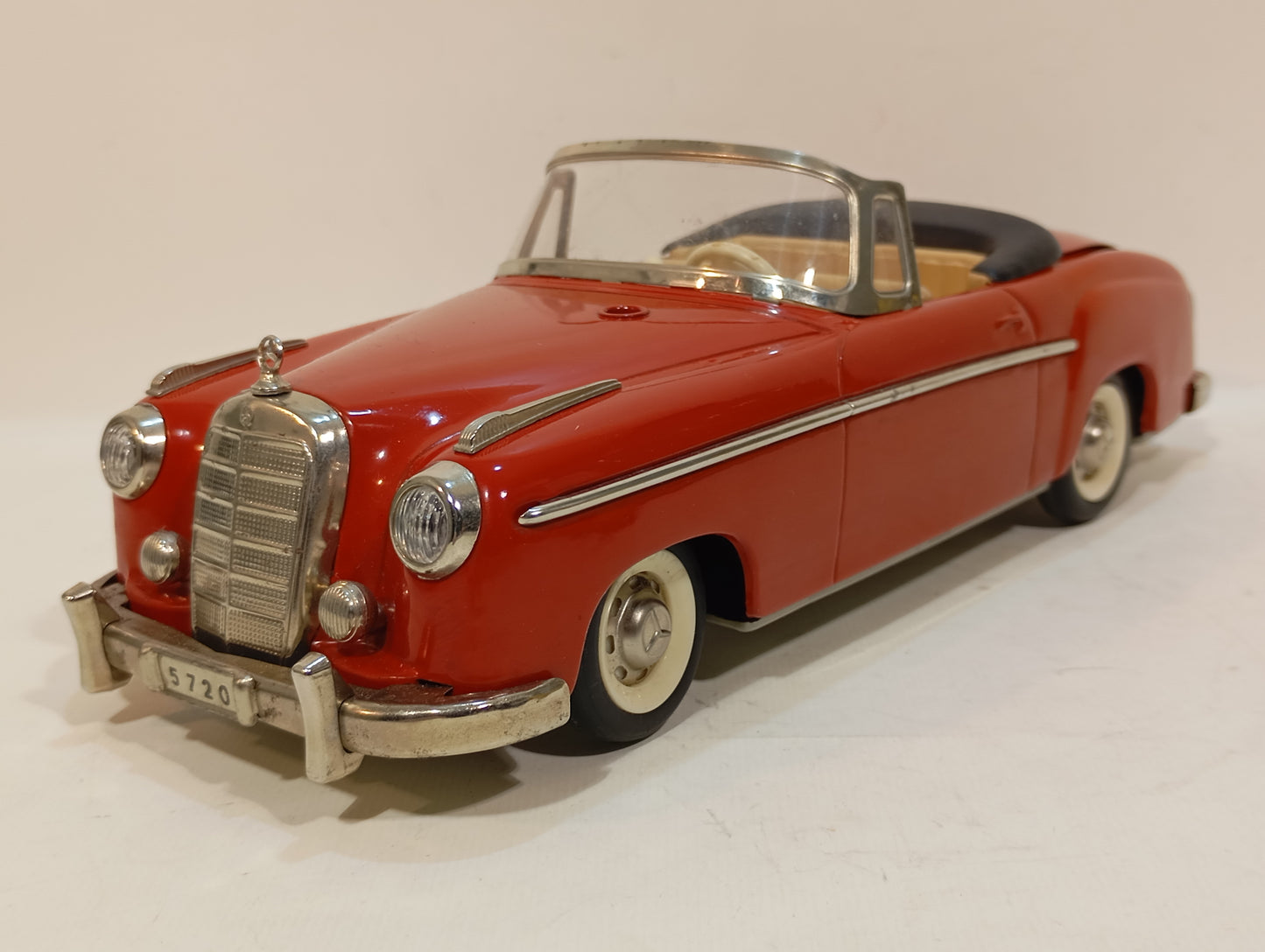 Schuco 5720 Hydro Car 220S Ponton Mercedes nella confezione originale (73603)