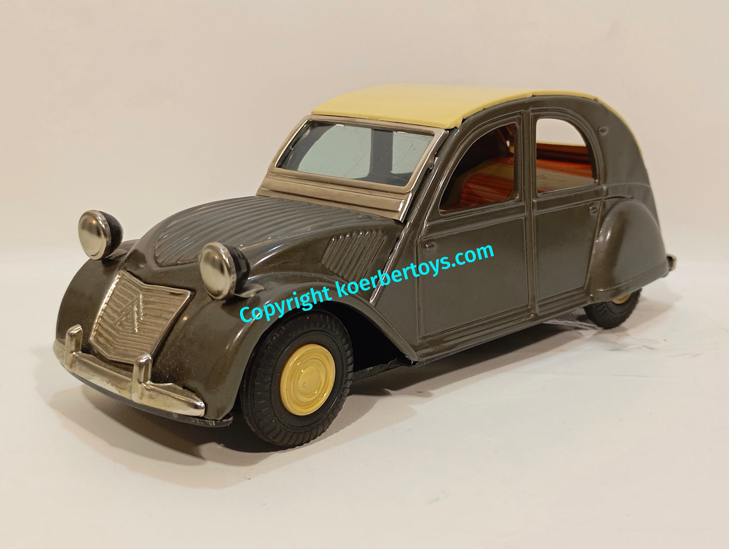 Daiya Citroen 2CV Nummer 196 im Originalkarton