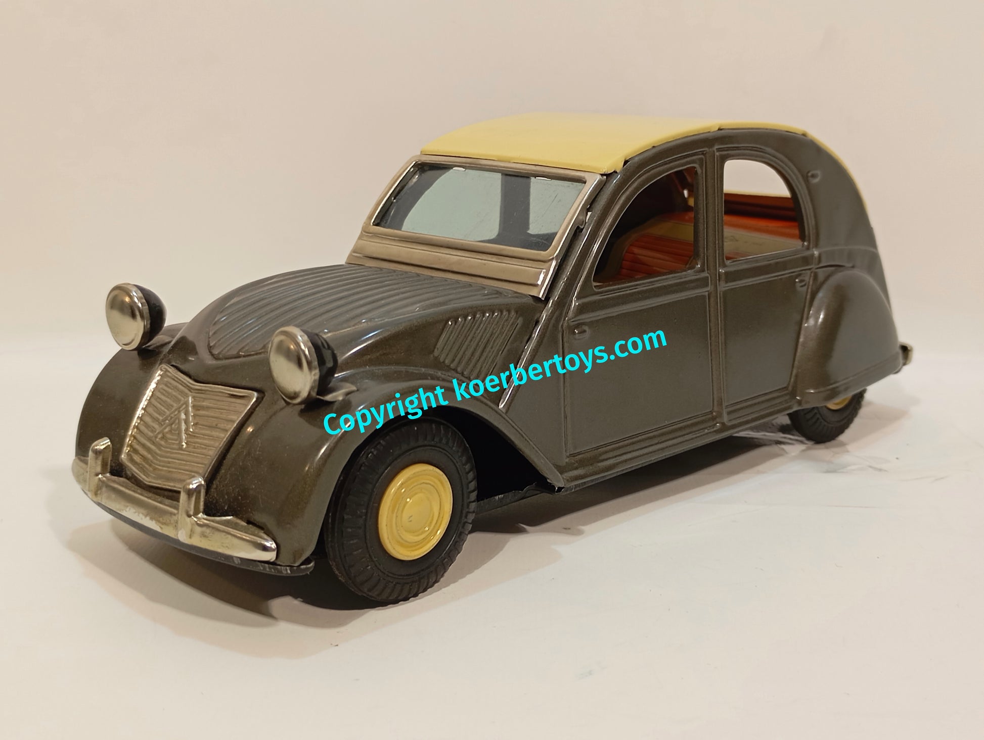 Daiya Citroen 2CV Nummer 196 im Originalkarton
