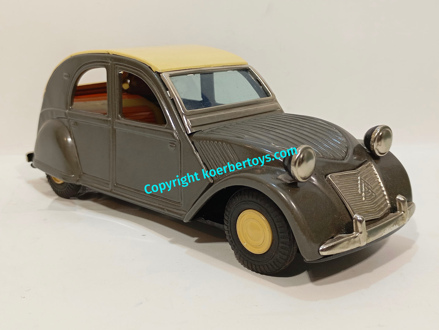 Daiya Citroen 2CV Nummer 196 im Originalkarton