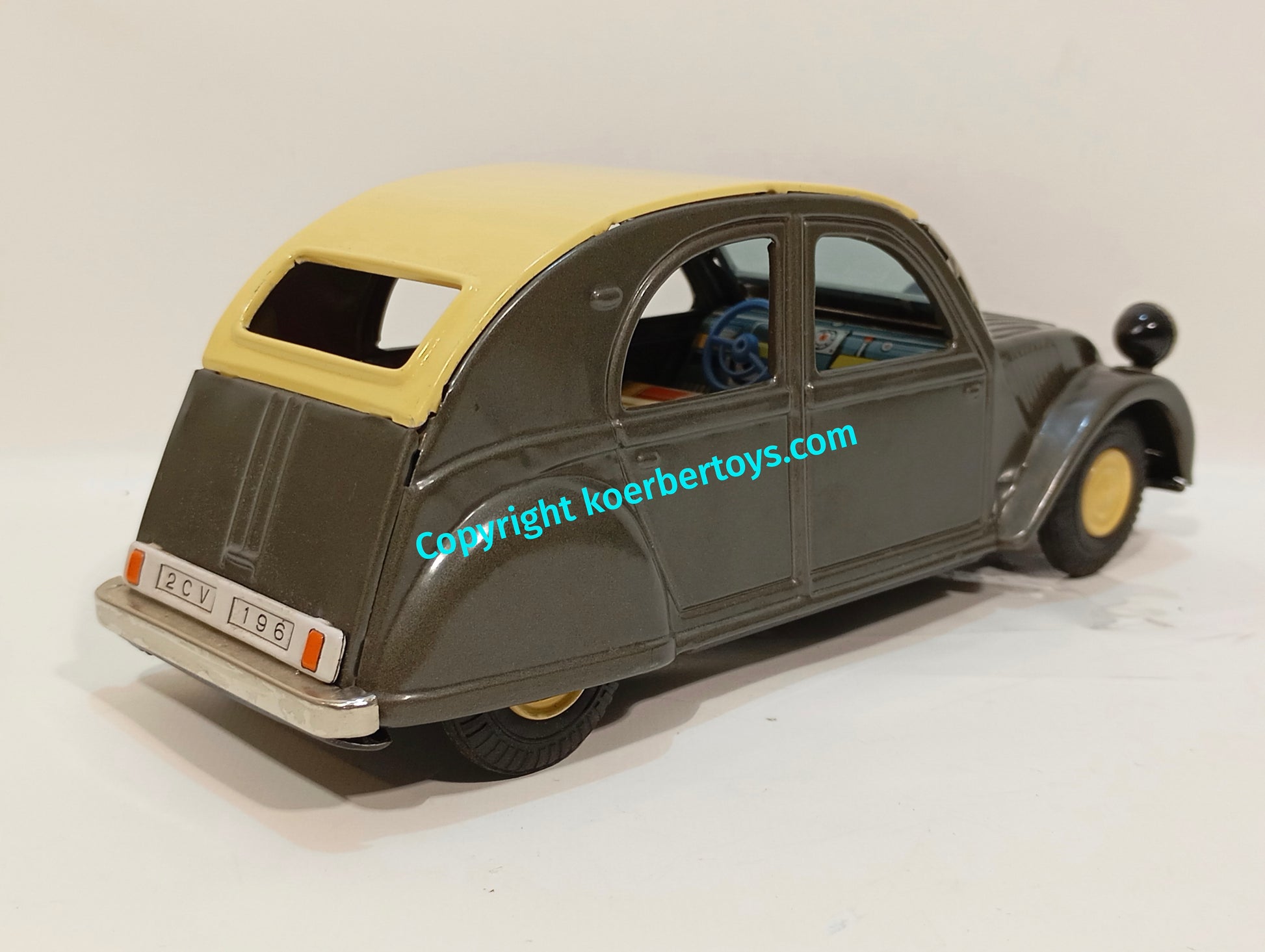 Daiya Citroen 2CV Nummer 196 im Originalkarton