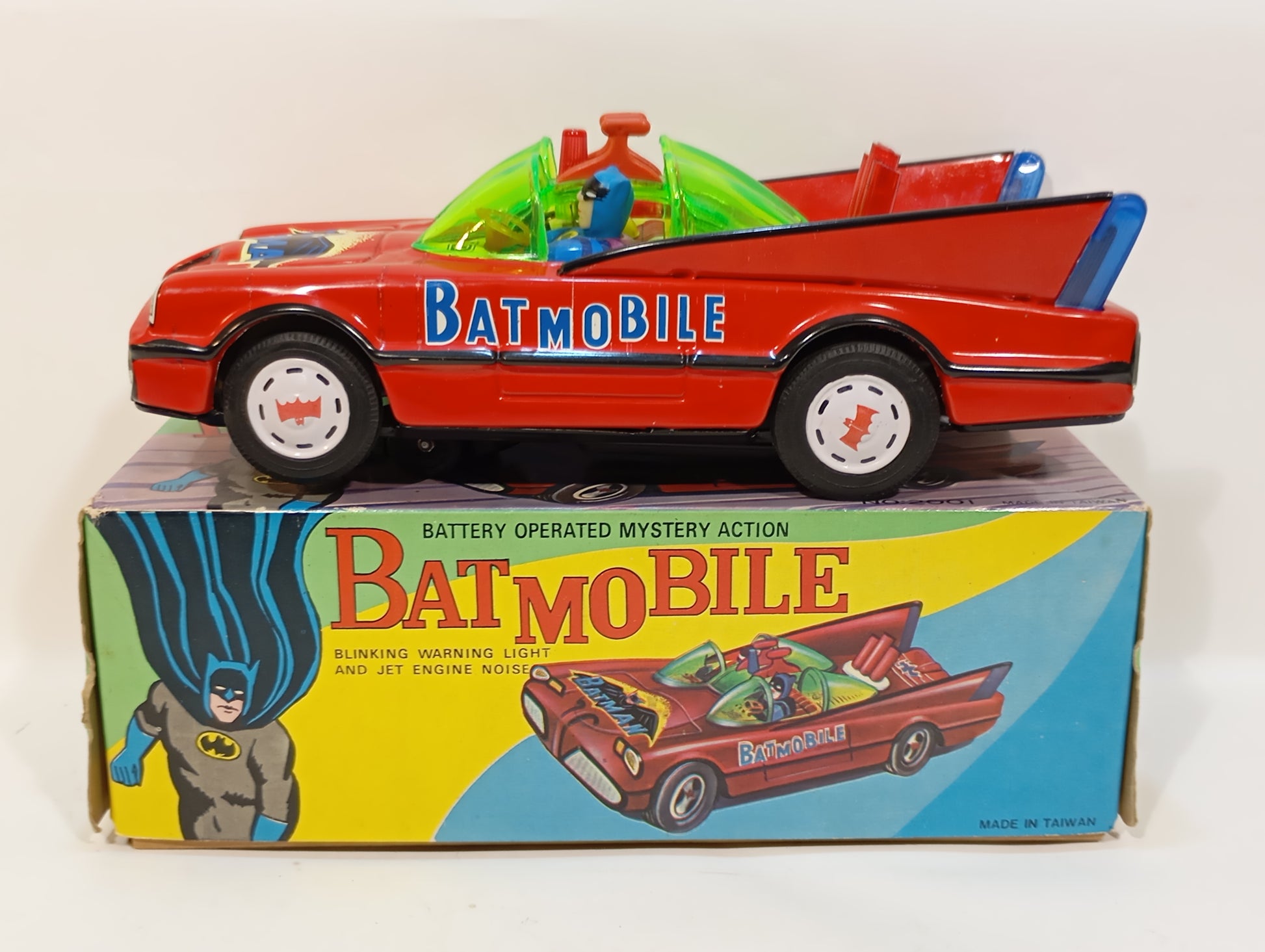 Taiwan Batmobil Nummer 2001 im Originalkarton