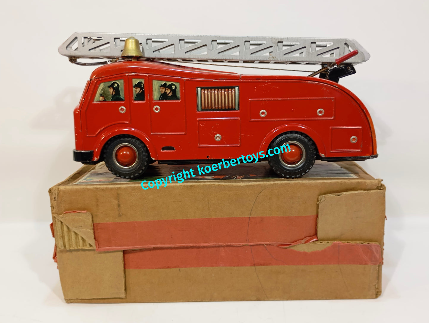 Arnold DAF Feuerwehr Mannschaftwagen im Originalkarton
