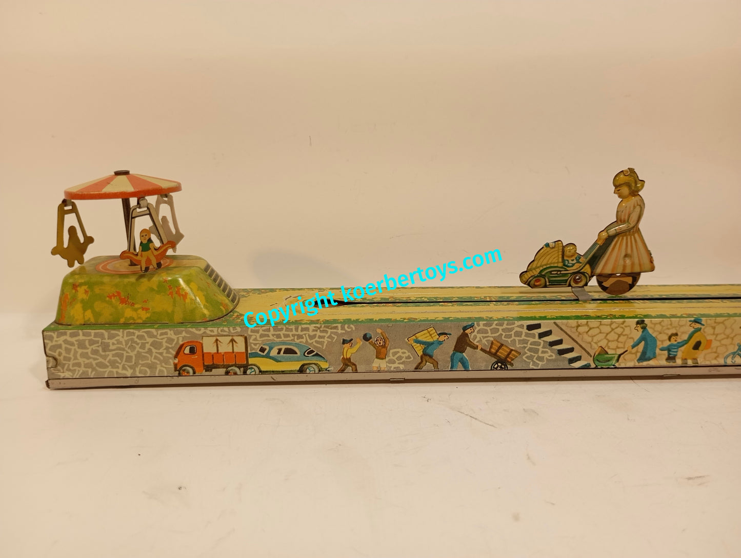 Arnold Wendebahn Amme mit Kinderwagen