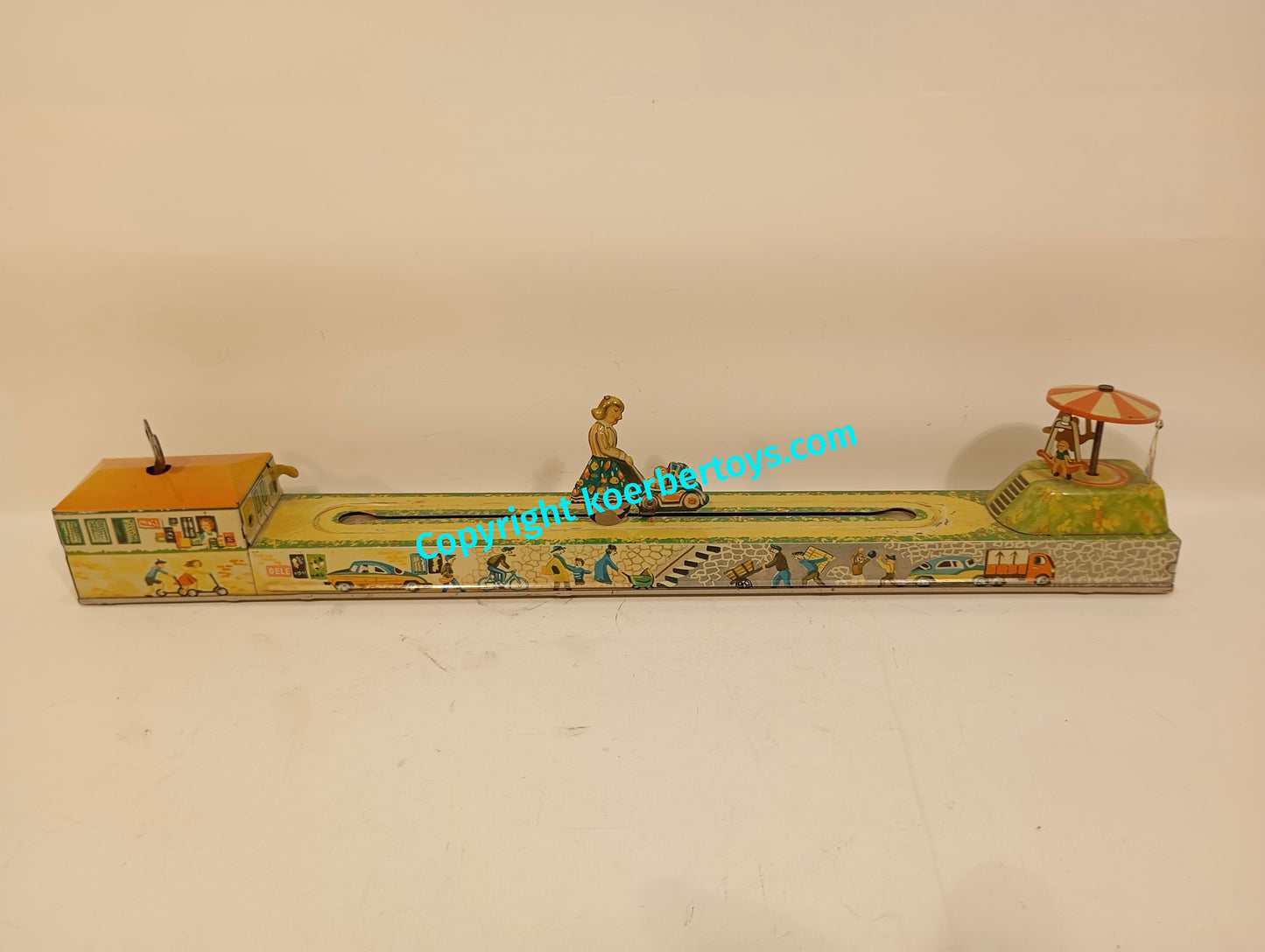 Arnold Wendebahn Amme mit Kinderwagen