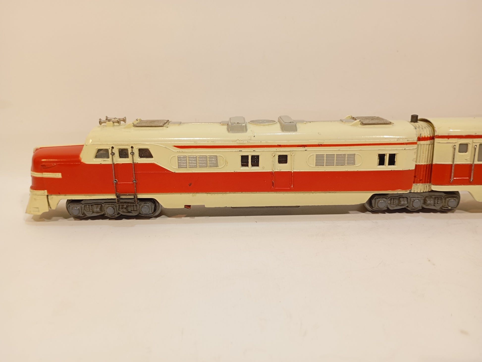 Märklin H0 ST 800 Triebwagen rot weiß im Originalkarton