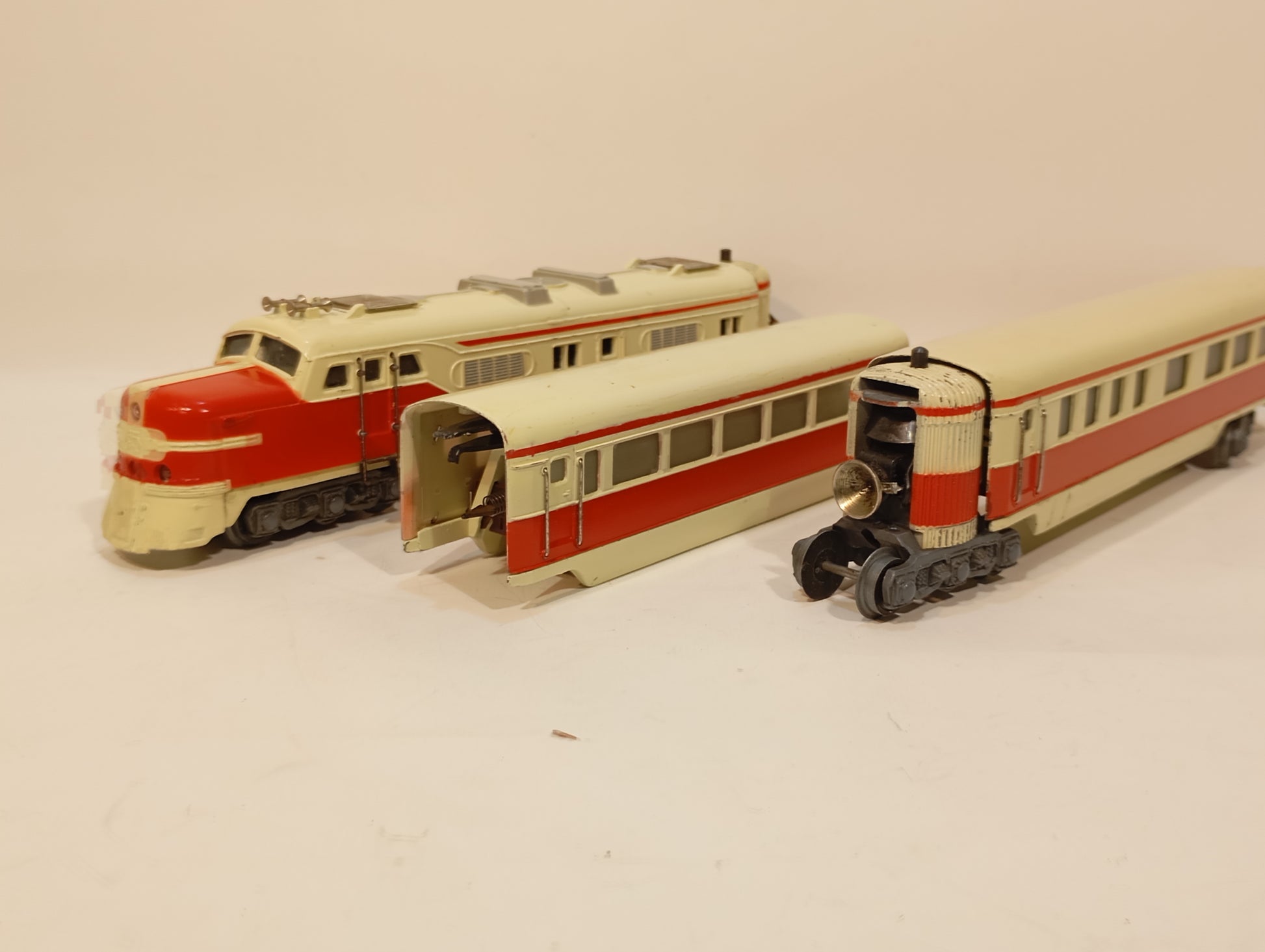 Märklin H0 ST 800 Triebwagen rot weiß im Originalkarton