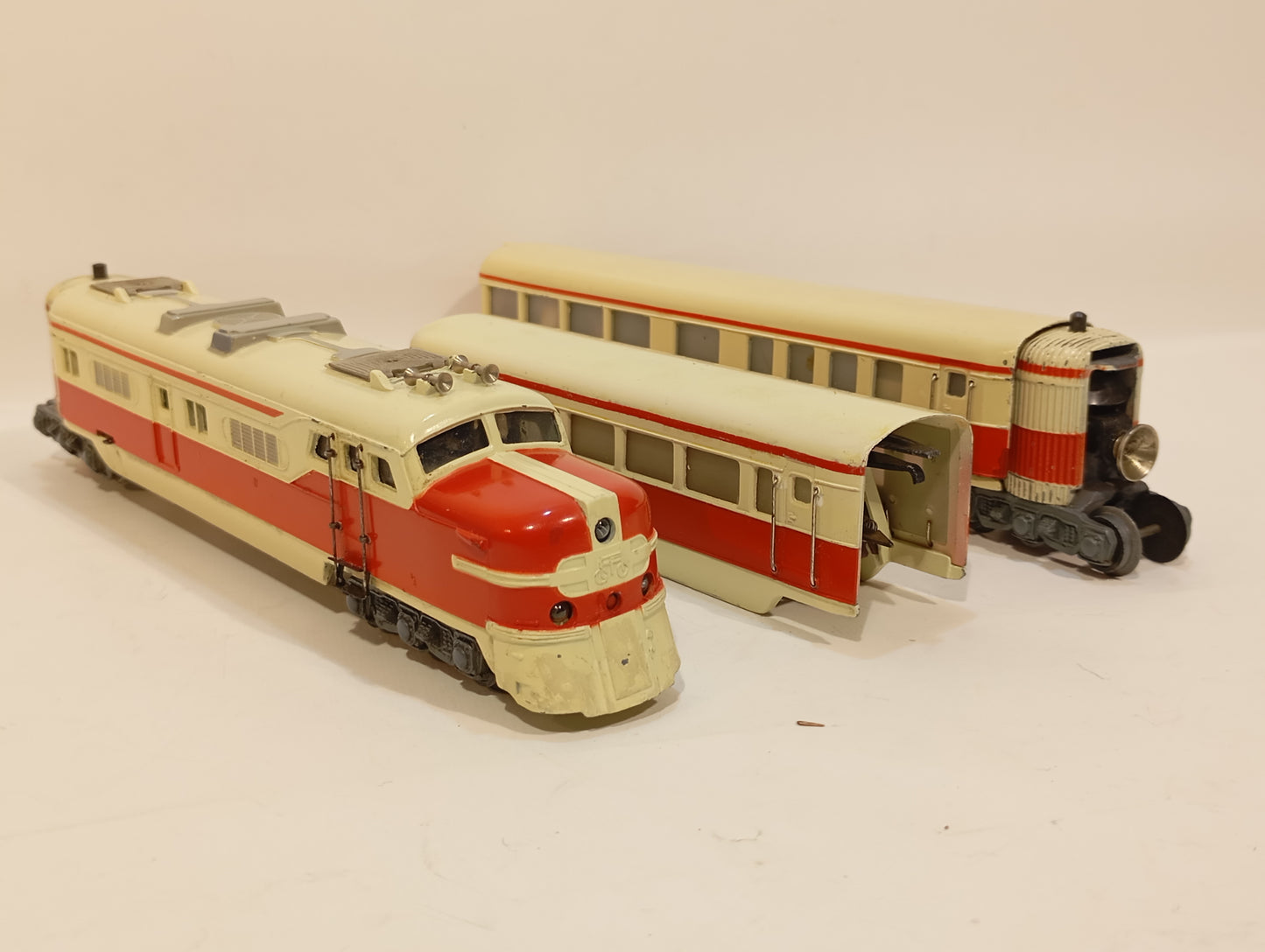 Märklin H0 ST 800 Triebwagen rot weiß im Originalkarton