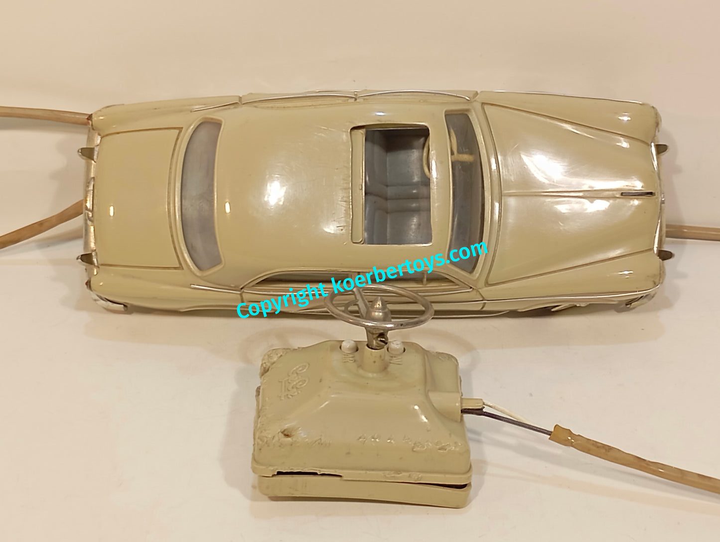 Gege Peugeot 403 im Originalkarton
