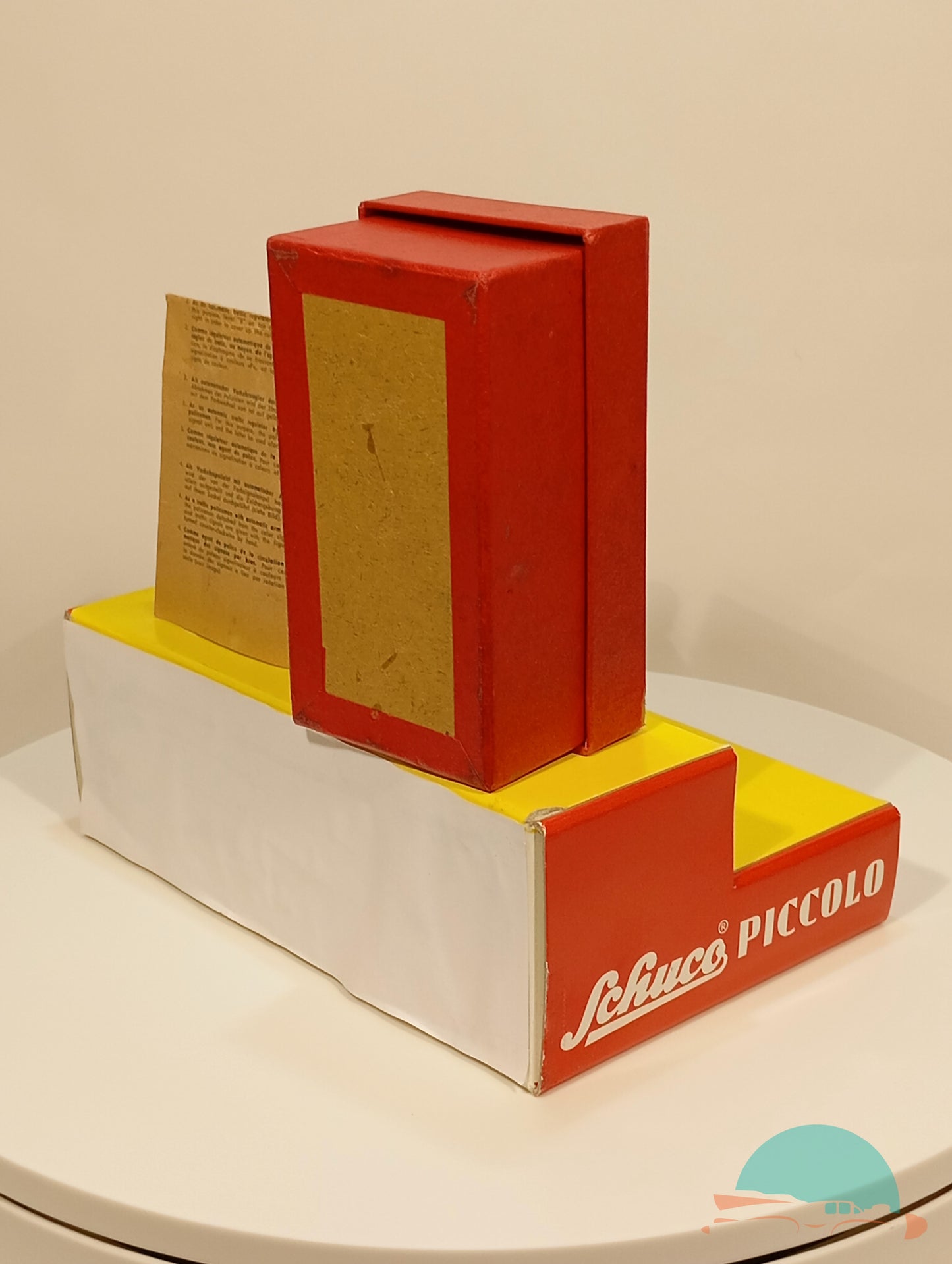 Schuco Flic 4520 Verkehrspolizist im Originalkarton (75374)