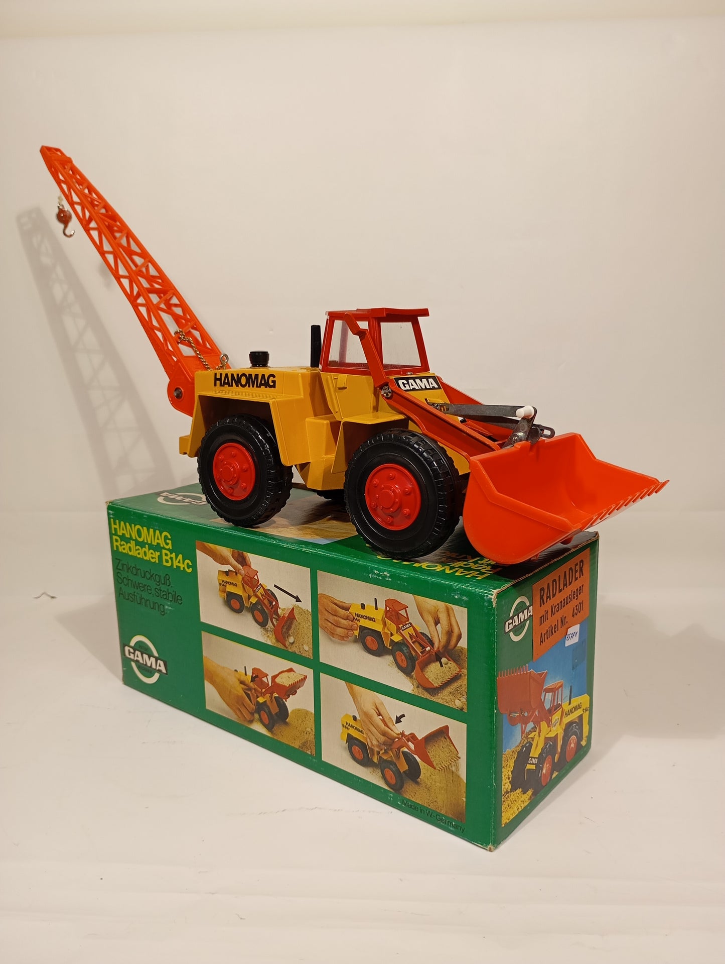 Gama Hanomag Radlader B14c im Originalkarton (75771)