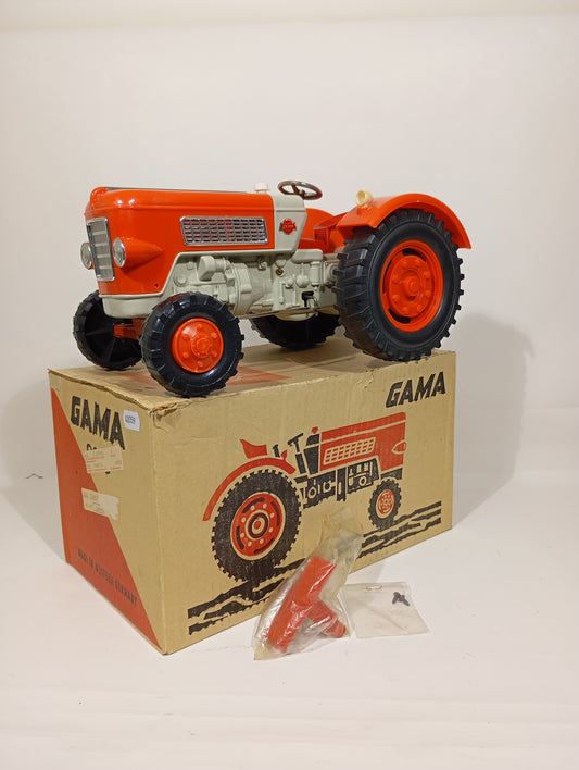 Gama Traktor 8015 im Originalkarton (75770)