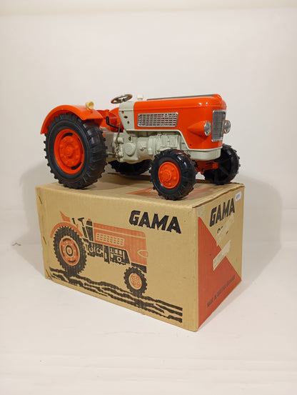 Gama Traktor 8015 im Originalkarton (75770)