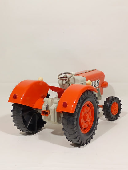 Gama Traktor 8015 im Originalkarton (75770)