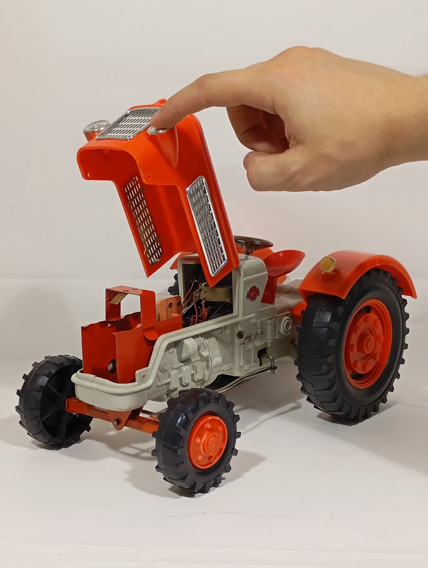 Gama Traktor 8015 im Originalkarton (75770)