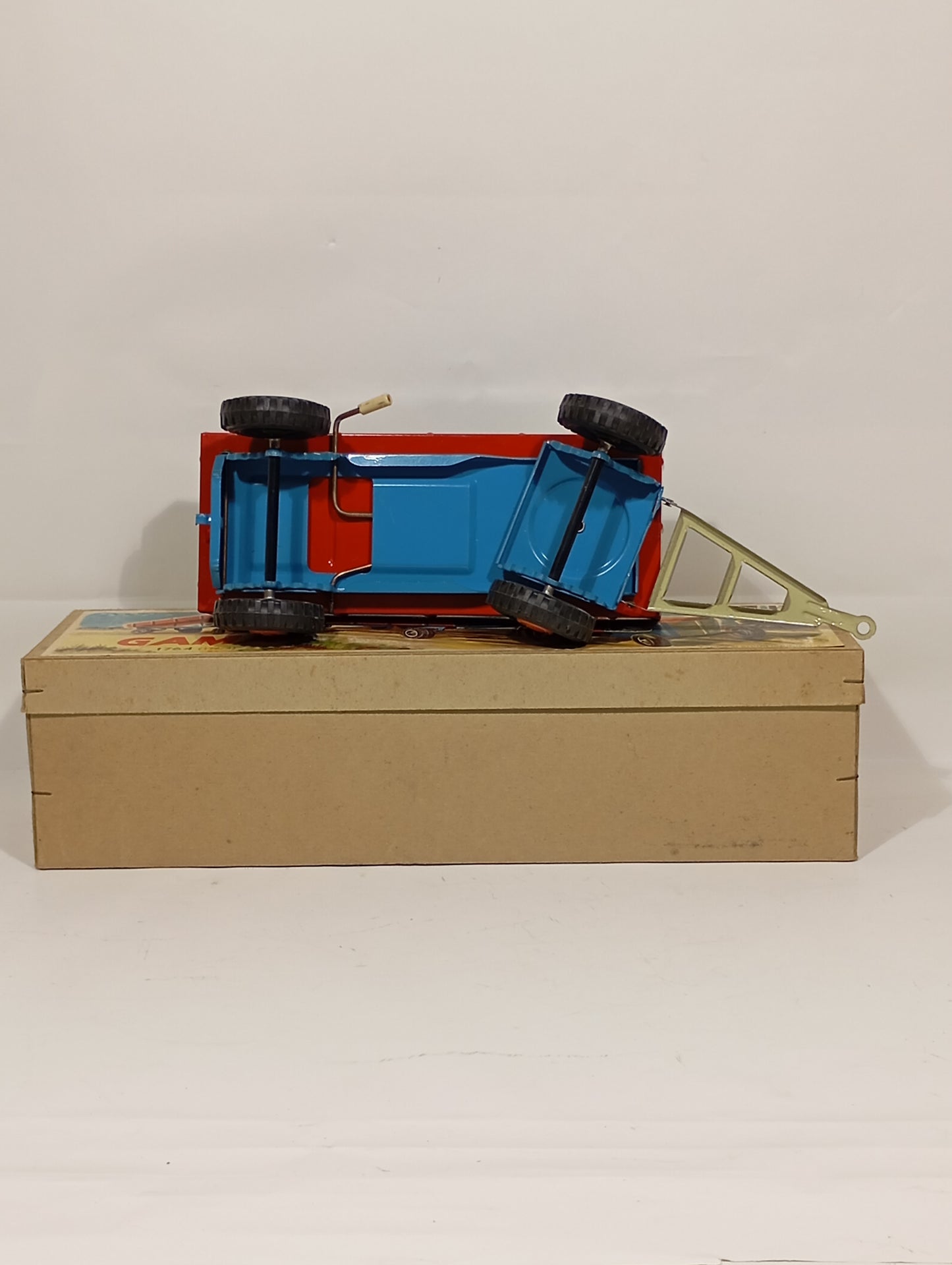 Gama Traktor 1764 im Originalkarton (75767)