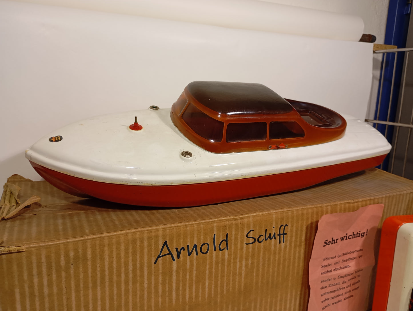 Arnold Rennboot im Originalkarton (75766)