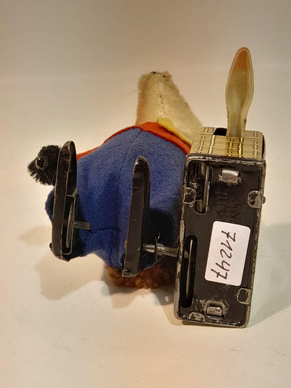 Schuco Tanzfigur Fuchs mit Gans im Koffer (71247)