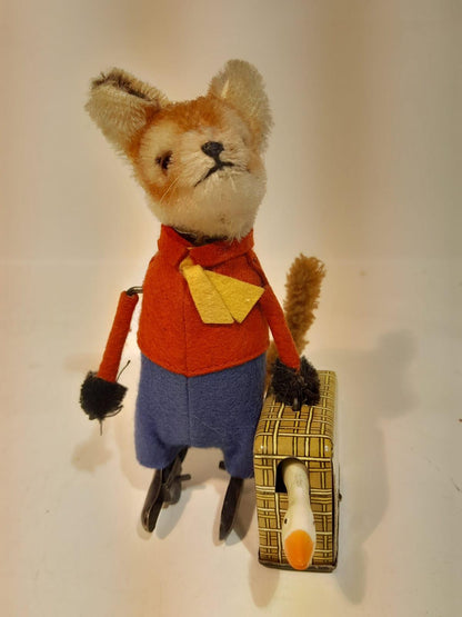 Schuco Tanzfigur Fuchs mit Gans im Koffer (71247)