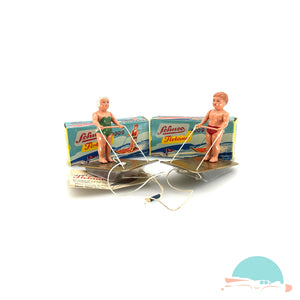 Zwei Schuco 3009 Flotano Mann und Frau im Originalkarton (75711)
